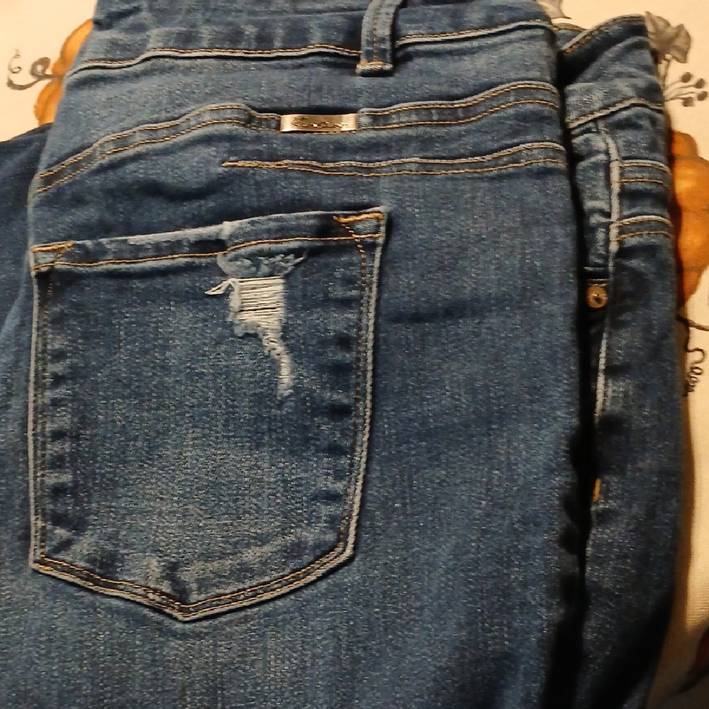 KanCan Distressed Blue Jeans
